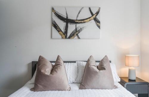 Wembley Central Apartment | Modern 2BR Wembley Stay Sleeps 8 5-Min Walk to Stadium