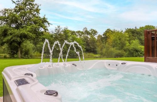 Storwood Resort | Paradise Lakeside Lodges