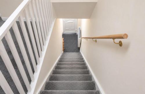 Little Hulton House | Stylish 3BR House with Free WiFi, Parking, Sleeps 5