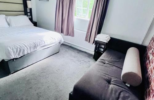 Bedford Apartment | PREMIER COUNTRYSIDE STAYS 3 Guest Rooms SLEEPS 8