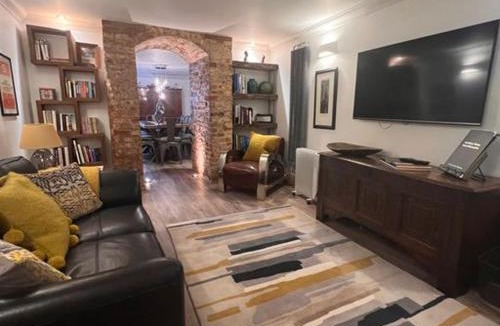 Woburn Bed & Breakfast | Havisham House
