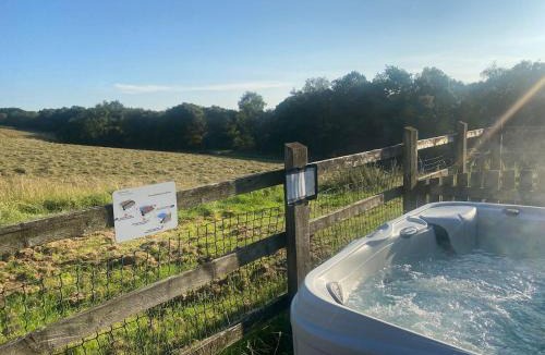 Stoney Middleton House | Riley Wood Cottage Peaceful Cottage, Views & Walks