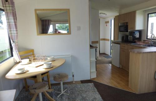 Winestead House | Lovely 6 berth caravan at Sand Le Mere, Yorkshire ref 71022E