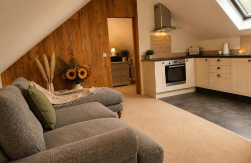 Daventry Apartment | Staverton Hill Farm Lake View Countryside Retreat