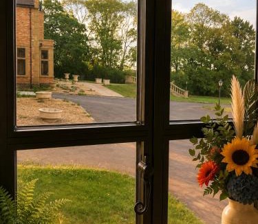 Daventry Apartment | Staverton Hill Farm Lake View Countryside Retreat
