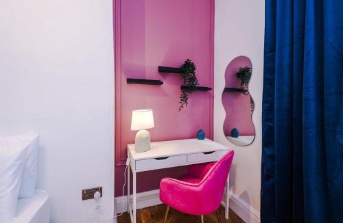 Hull Old Town Apartment | Parliament St Apt 2 - Central Hull - Sleeps 4