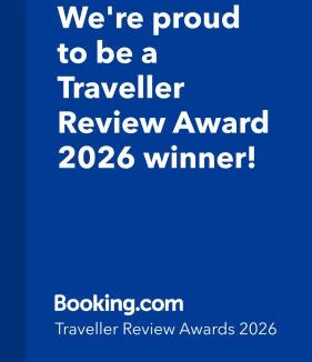 Leeds City Center Apartment | Award Winner of 2026 &2025 traveller & Best guest rated apartment, two bedroom, #1 Leeds city centres most central location, Great 180 degree views,balcony , PARKING onsite, Netflix & WiFi