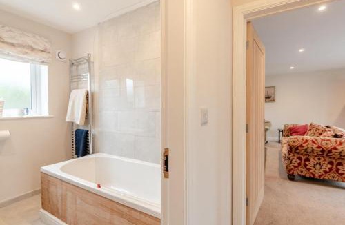 Digby House | 3 Bed in Digby oc-d32237