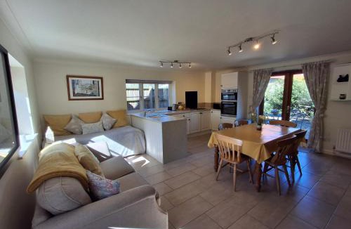 Castle Bytham House | Greystones Lodge