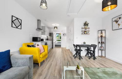 Heworth Apartment | 1 Bed Flat, Contractor & Long Stays, Parking