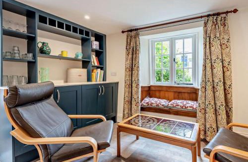 Amesbury House | 3 Bed in Salisbury oc-95325