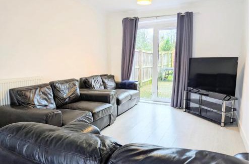 Acomb House | Danebury House sleeps 13 with parking york