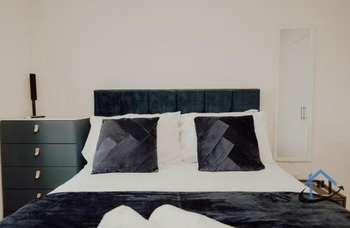 Market Harborough Apartment | Moore House 3 bed 3 and half bathroom x2 parking