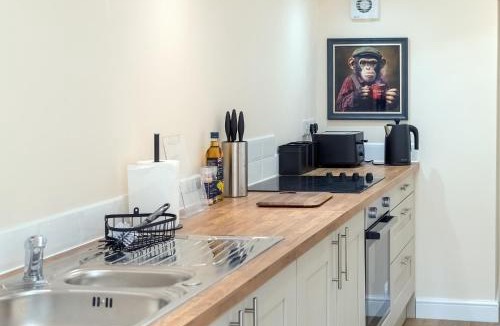 Kepwick House | Rose Cottage, Kepwick Village with Hot Tub - Rural Location