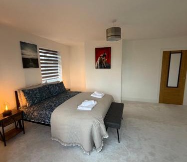 Nether Poppleton Villa | Avon Dhu 6 Bedroom Luxury Retreat Villa