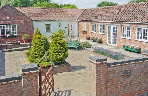 Boston House | Moorhen Cottage - E3750