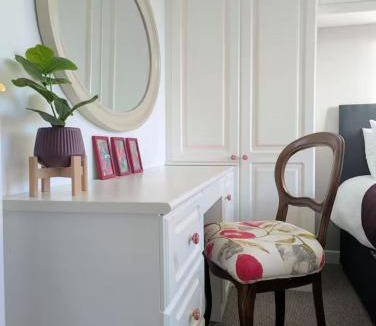 Grantham House | 6 Bedroom House in Grantham, Sleeps 11, Free Parking, Fast WIFI