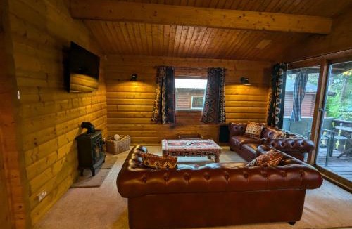 Kenwick House | Pineshadow Lodge Dog Friendly Kenwick Park Louth