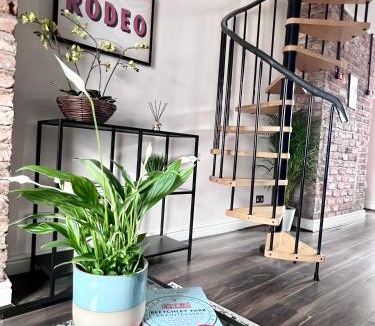 Chinatown Apartment | Ropewalks City Centre Apartment with Roof Terrace