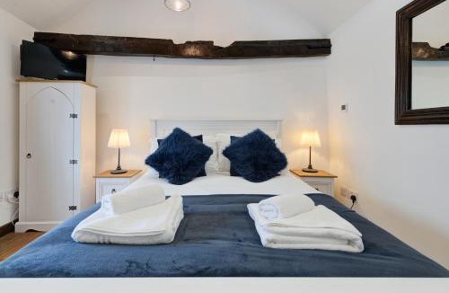 Ufford Apartment | Peaceful Getaway - Free Parking, Short Drive to Stamford