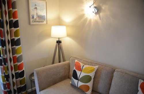 Hull Apartment | Peaceful Waterfront Apartment, Private Parking, Hull Marina