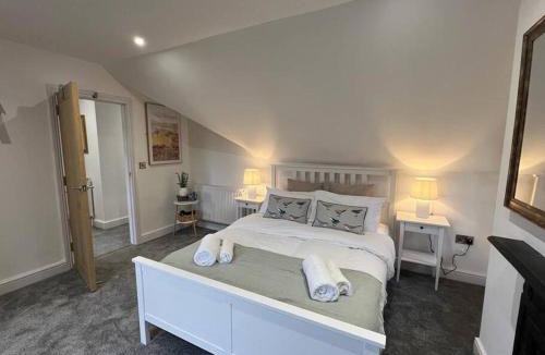 Melton Mowbray Apartment | Stylish Loft Apartment with Parking in Melton Mowbray