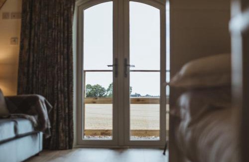 Mappleton Apartment | Carlton Manor pods