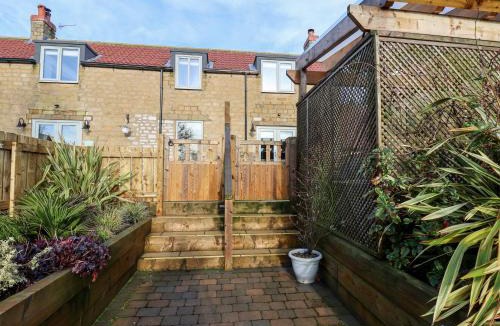 Scarborough House | Tawny Cottage