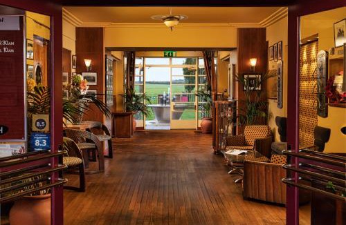 Earls Barton Hotel | The Aviator Hotel