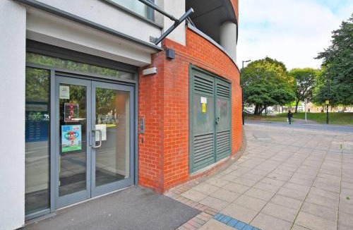 Sheffield Apartment | Modern, City Centre, Studio Apartment with FREE WIFI, GYM ACCESS, NETFLIX - West One