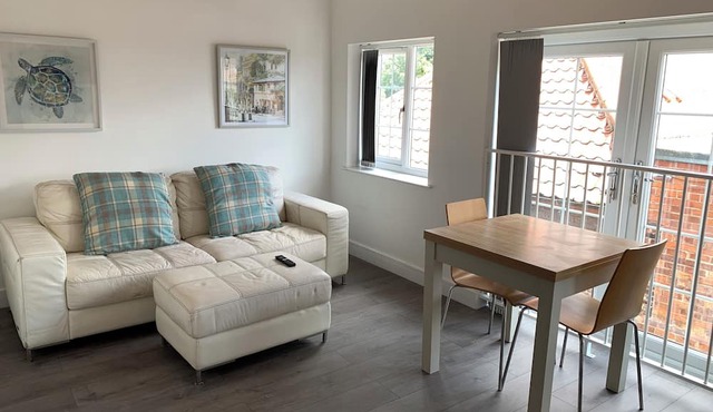 Platform Church View Apartment