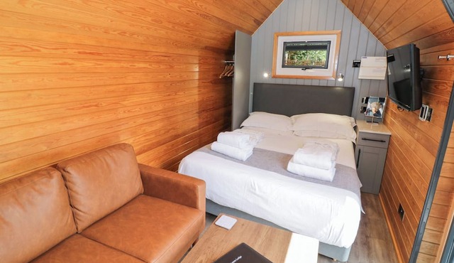 Acorn Lodge At Bridge Lake Farm & Fishery