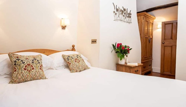 Ingleton 2-bed Cottage, Sleeps 4, Pet Ok & Parking