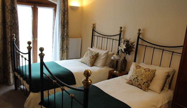 Holly Lodge
