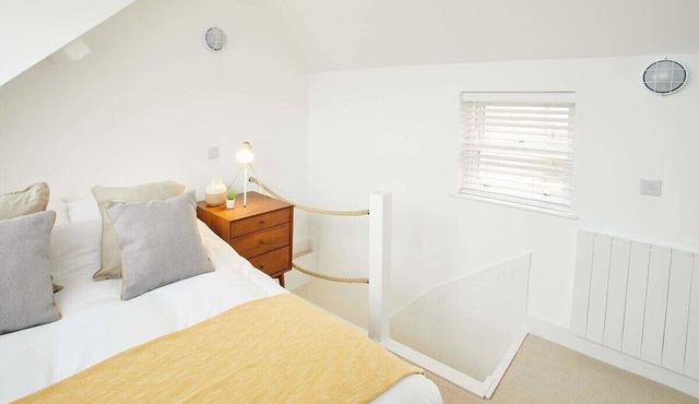 Host & Stay | Harbour Cottage