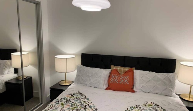 4bed House - Direct Links Into Central London