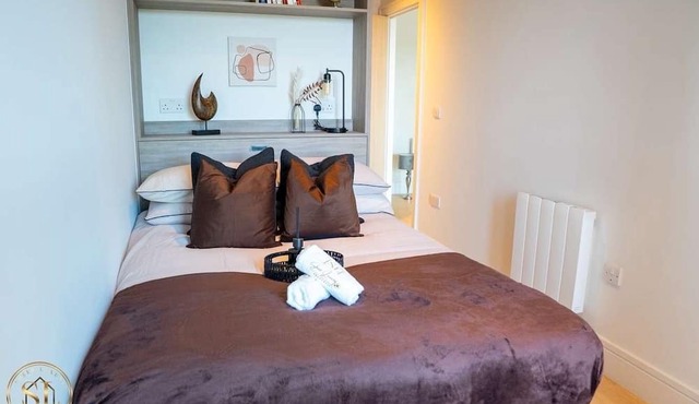 Luxury serviced apartment in heart of Wimbledon in London