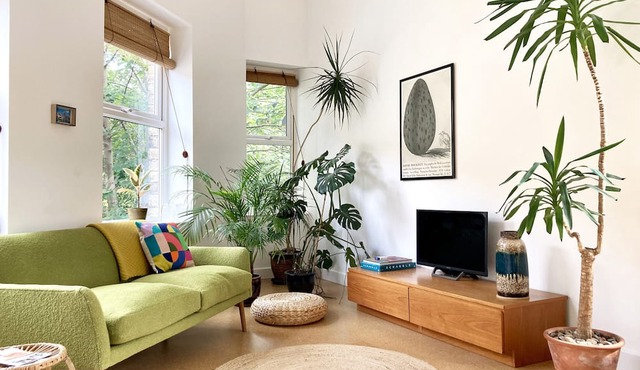 The Old Riverside School House Apt 3