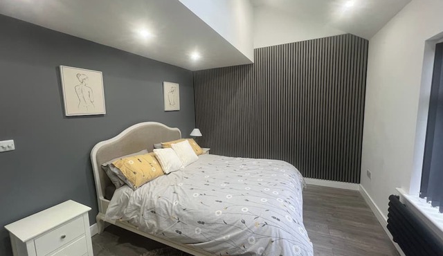 Whole House -sleeps4-parking-garden-bikinghiking