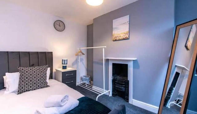 Cozy Nottingham Retreat Entire Home With 4 Bedroom