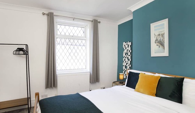 Charming 2 bed pet friendly sleeps 6 in Norton