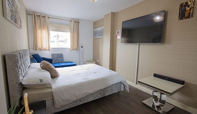 Manchester Retreat - Modern 2Br Apartment