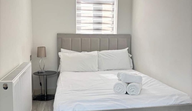 Cozy 2 Bed Property in High Wycombe Tn