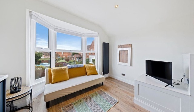 Kettering Central - Modern Luxury Apartment!