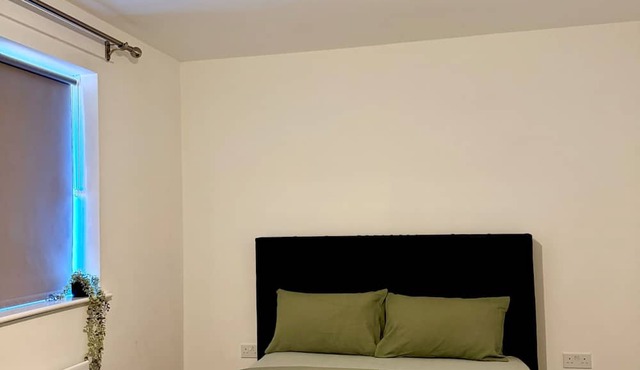 House Sleeps 2 With Wifi