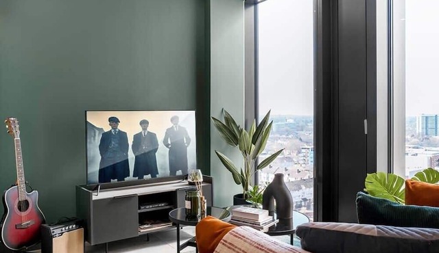The Mercian 1 XVIII- 1BDR |STUNNING CITY SKYLINE VIEWS! 24-Hour GYM | CINEMA room