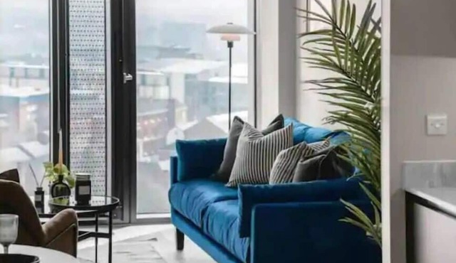 The Mercian 2 II 1BDR | STUNNING CITY SKYLINE VIEWS! 24-Hour GYM | CINEMA room