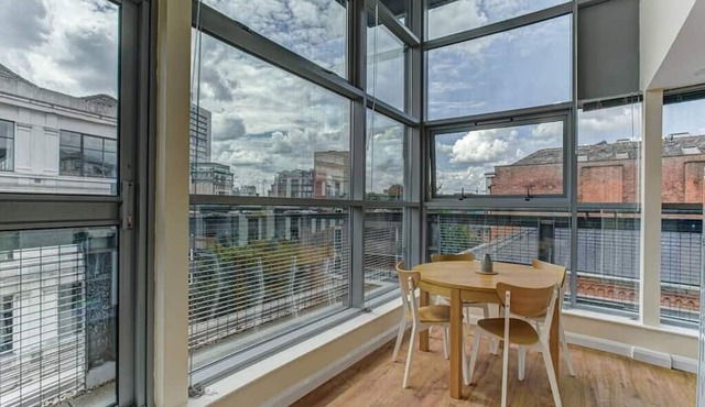 1 Bed NQ Penthouse | Panoramic Views | Air Conditioned