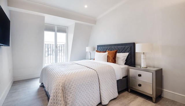 Marble Arch Suite 9-Hosted by Sweetstay