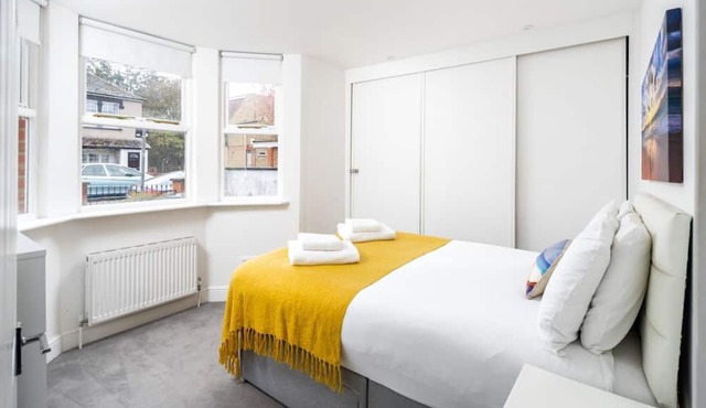 Stunning flat with garden in West London